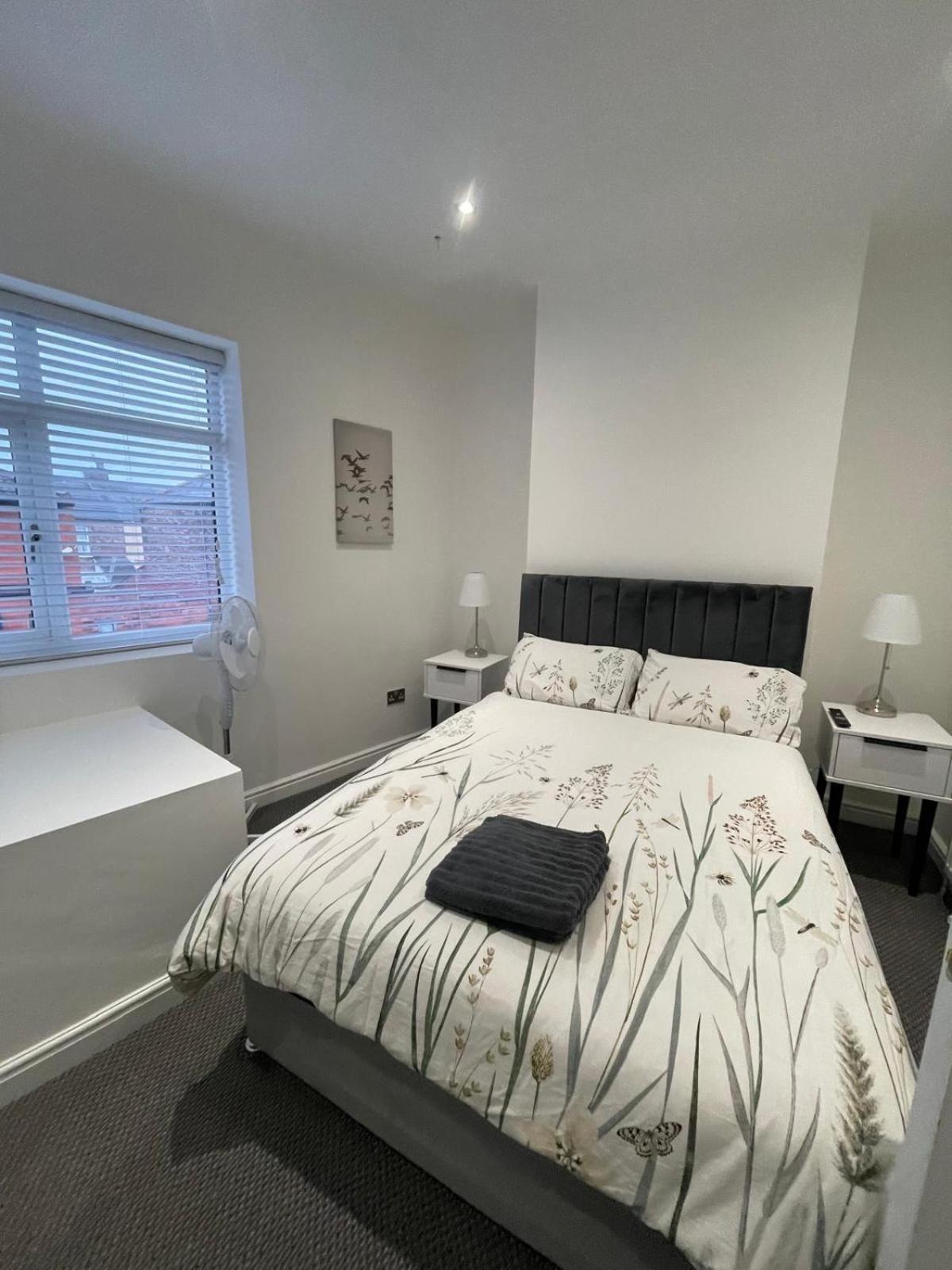 Spacious 2 Bedroom Apartment Liverpool Dış mekan fotoğraf
