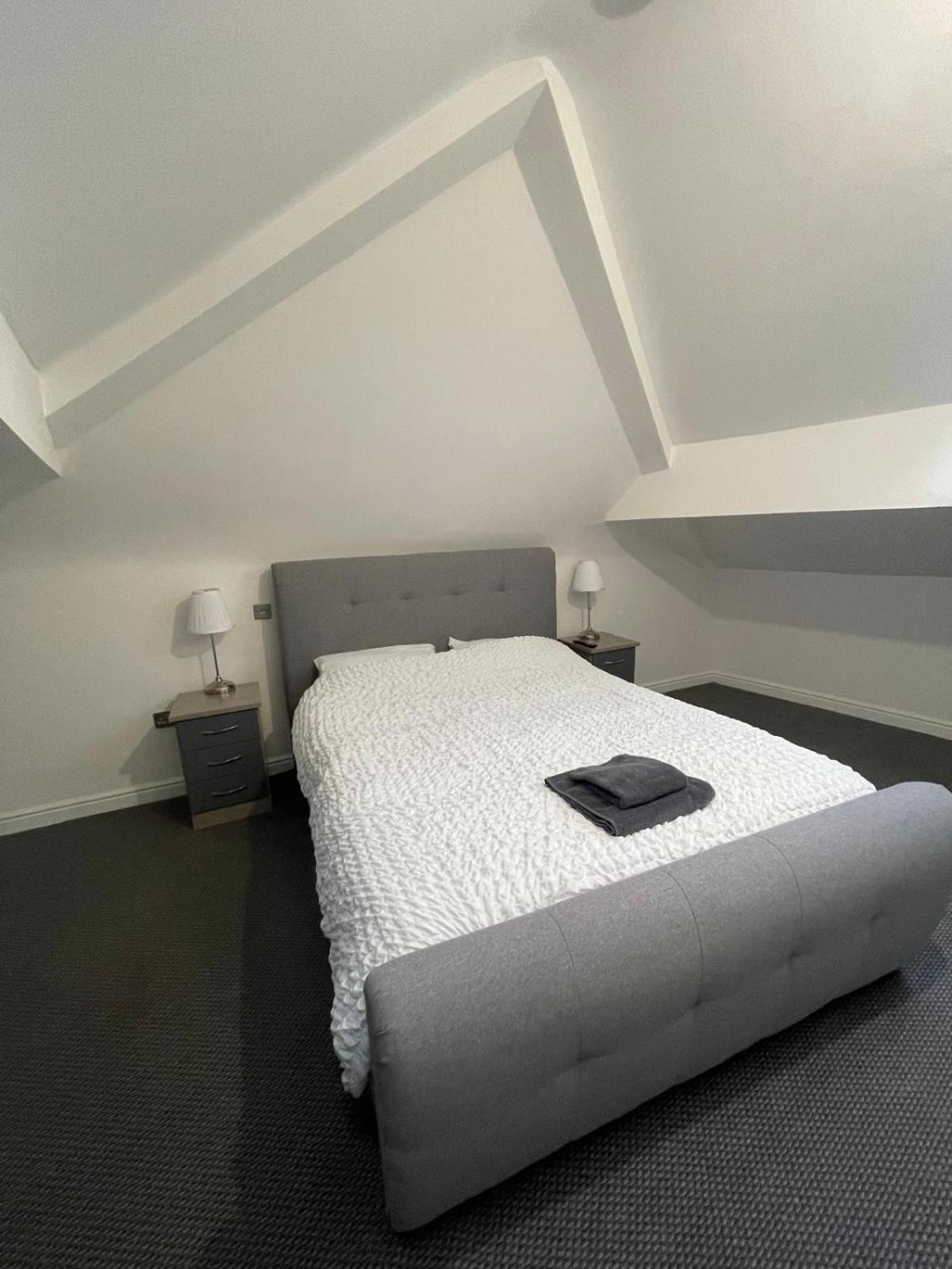 Spacious 2 Bedroom Apartment Liverpool Dış mekan fotoğraf