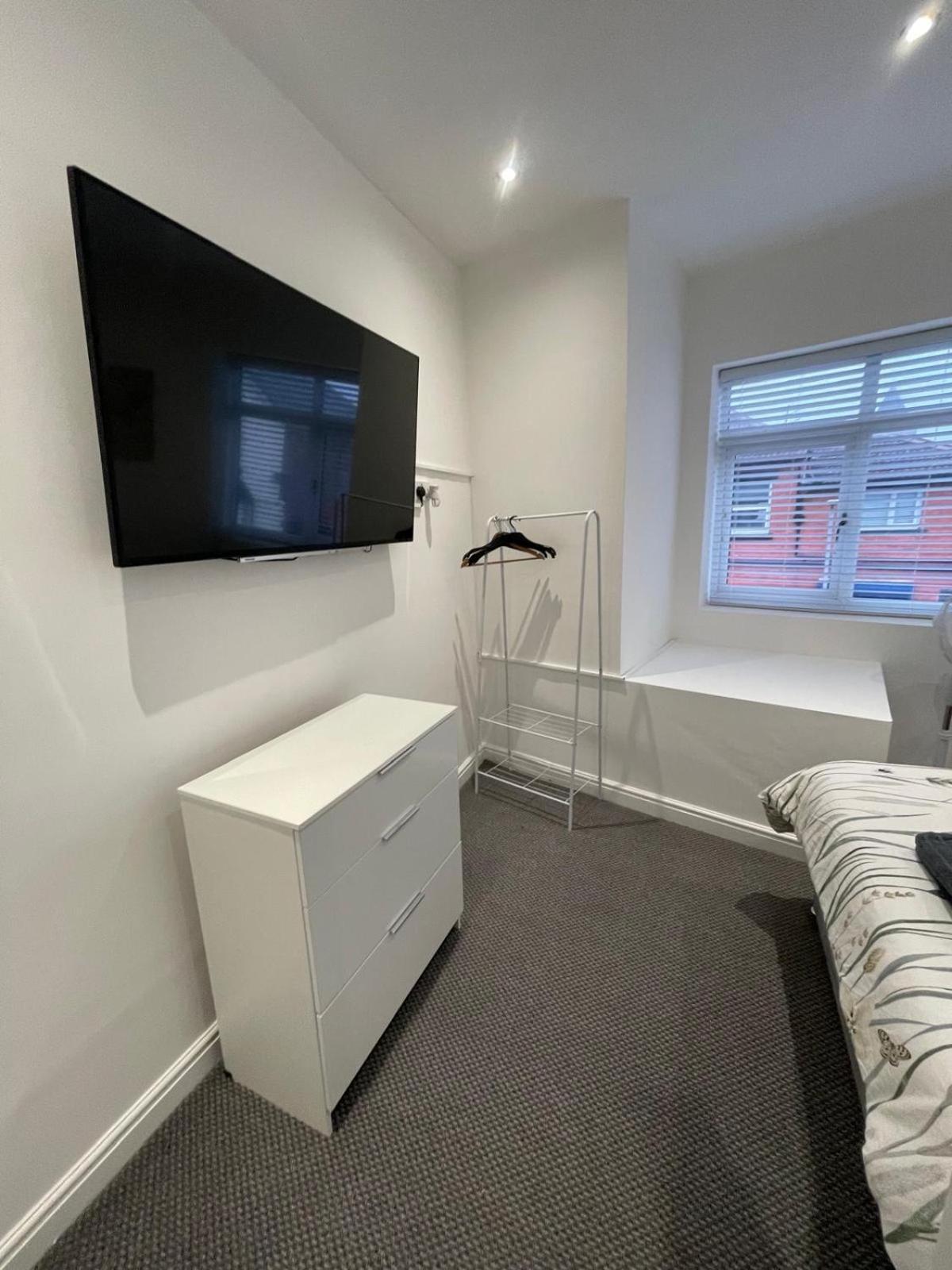 Spacious 2 Bedroom Apartment Liverpool Dış mekan fotoğraf